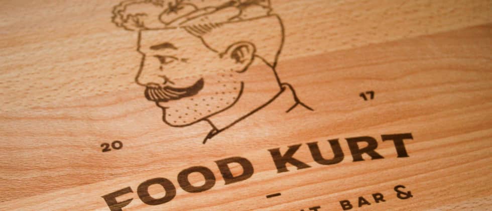 Holz mit Logo lasergravieren