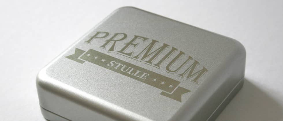 Eloxiertes Aluminium mit Gravur