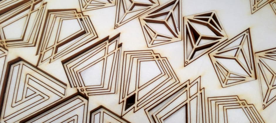 Schmuck aus Holz laserschneiden